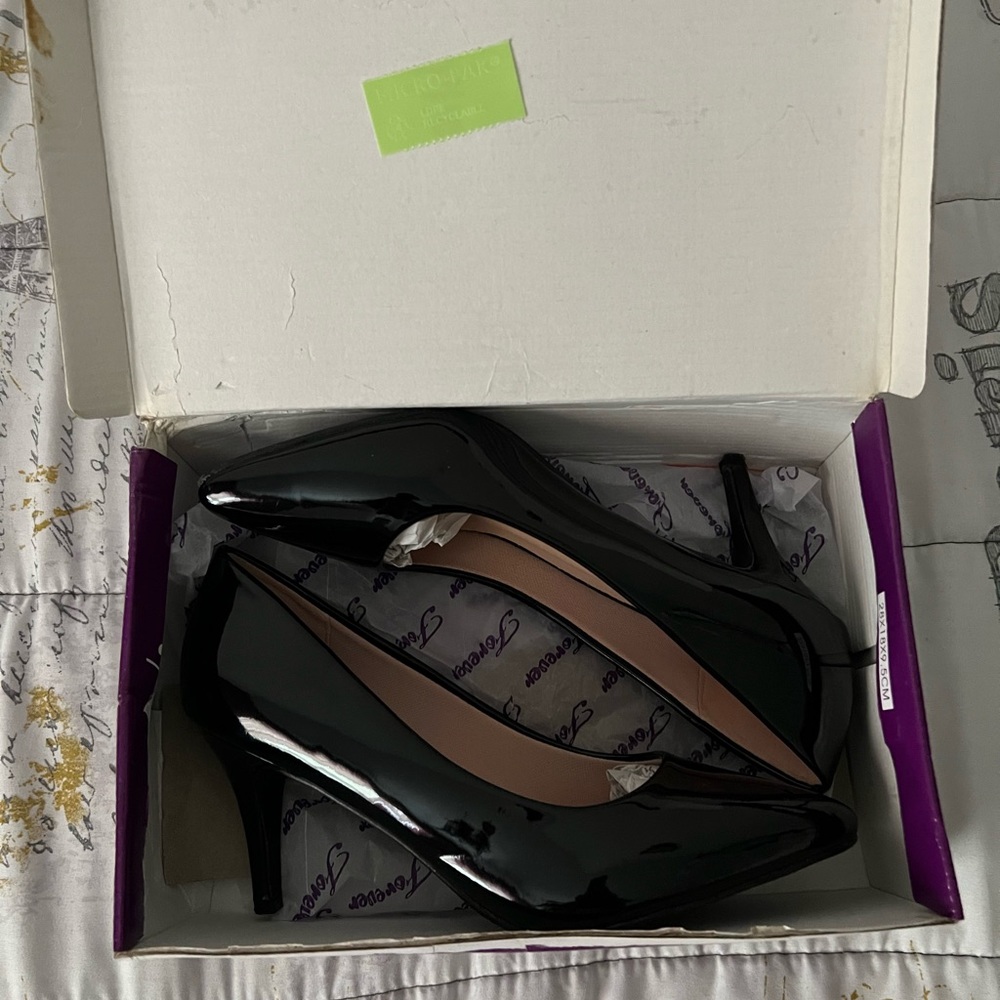 BLACK HEELS - Picture 4 of 8